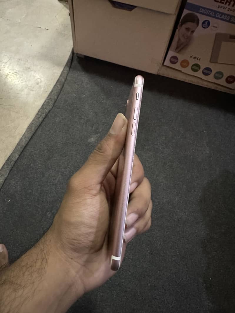Apple iPhone 7 Plus 3