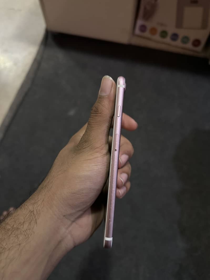 Apple iPhone 7 Plus 4