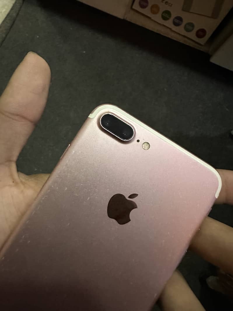 Apple iPhone 7 Plus 5
