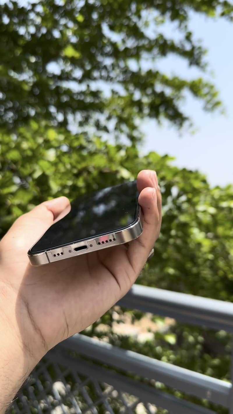 Apple iPhone 14 Pro 2