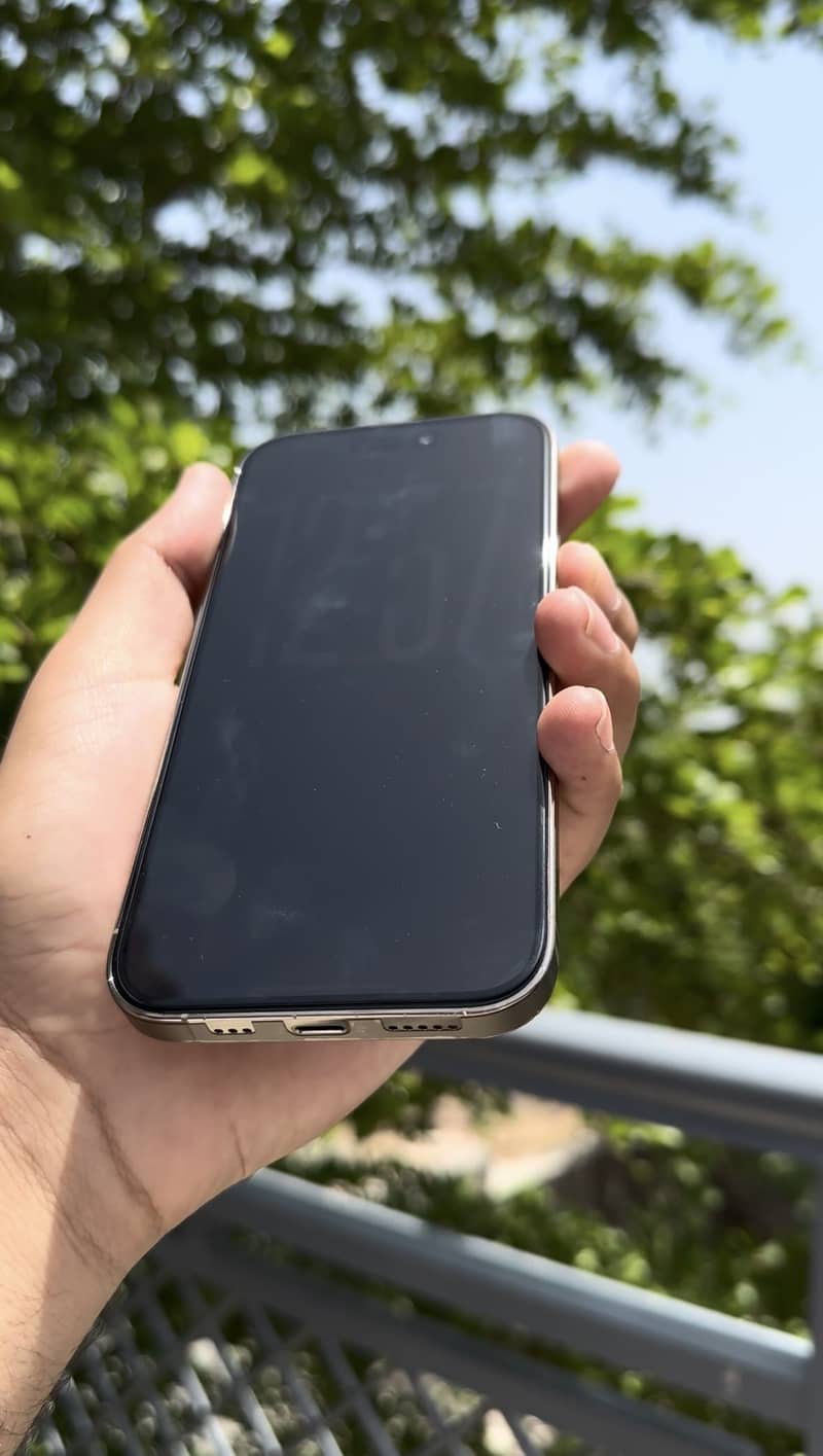 Apple iPhone 14 Pro 3