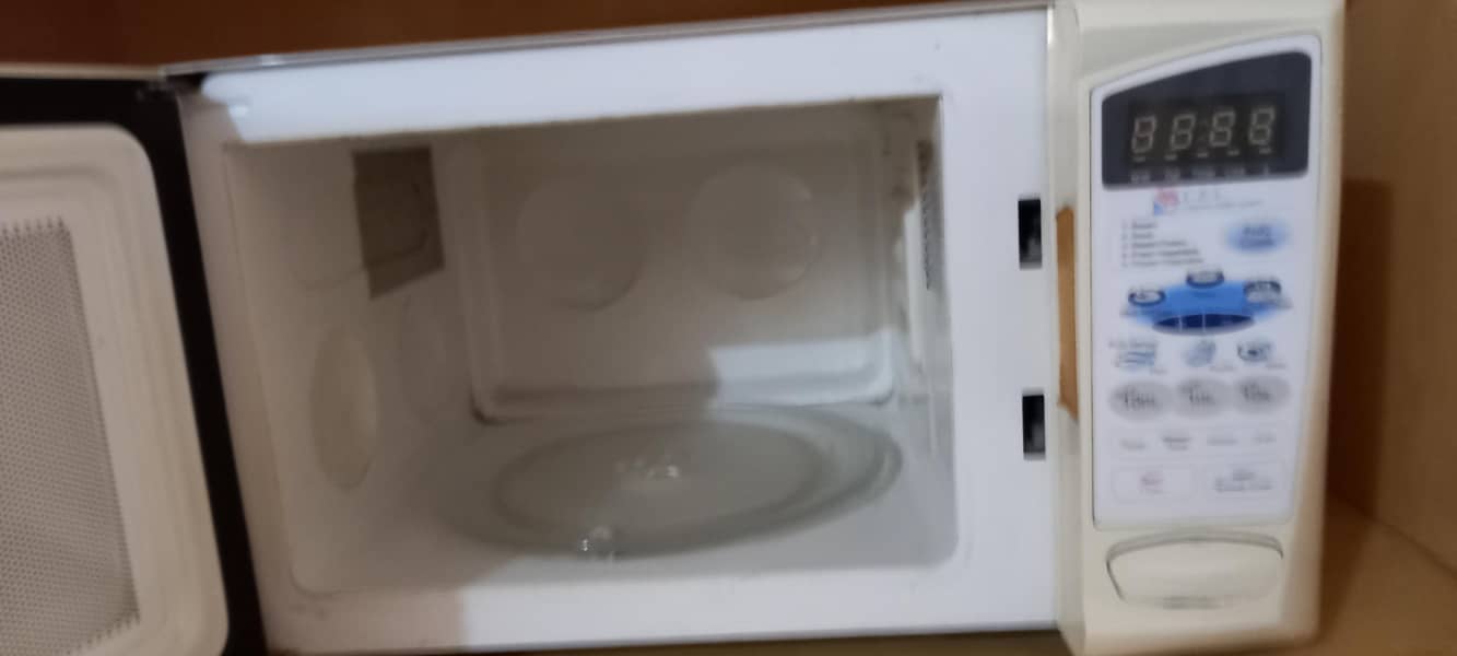 Dawlance CRS Automatic Microwave 1