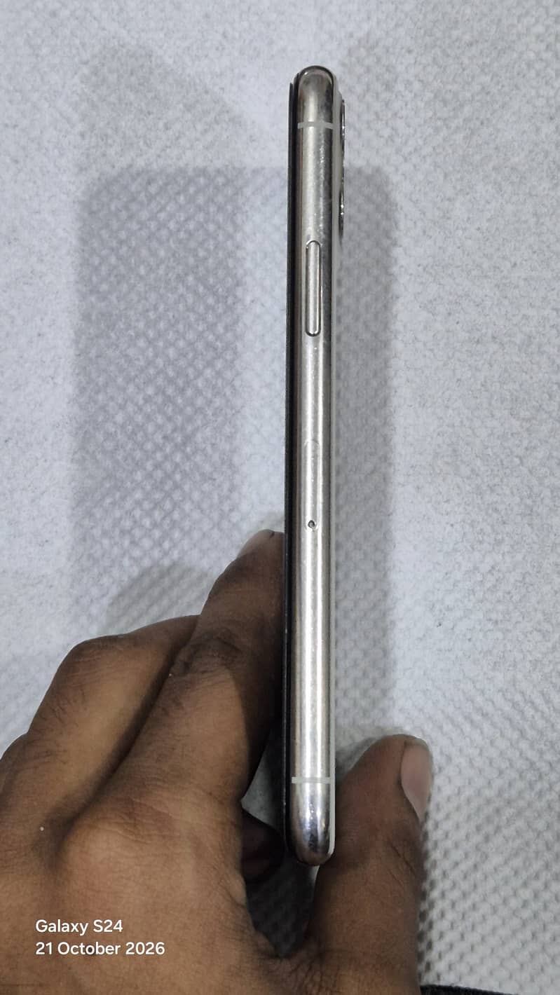Apple iPhone 11 Pro 0