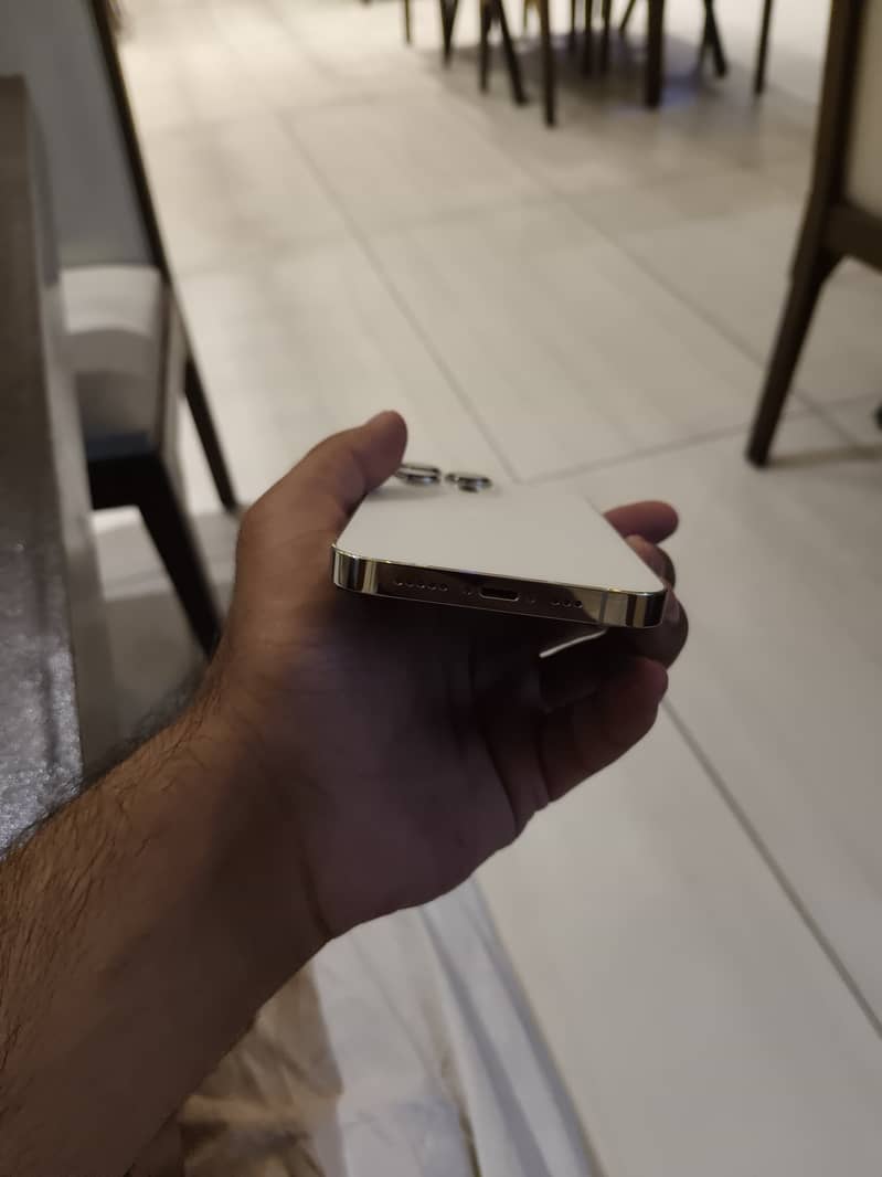 Apple iPhone 13 Pro 3