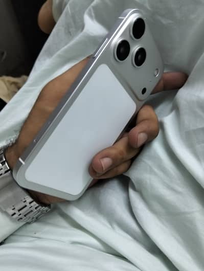 Apple iPhone XR 64GB converted to 17