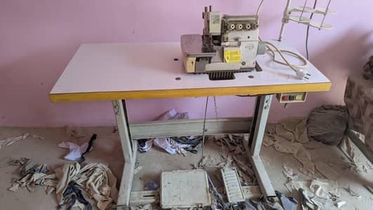 Sewing machine/overlock/peekO machine