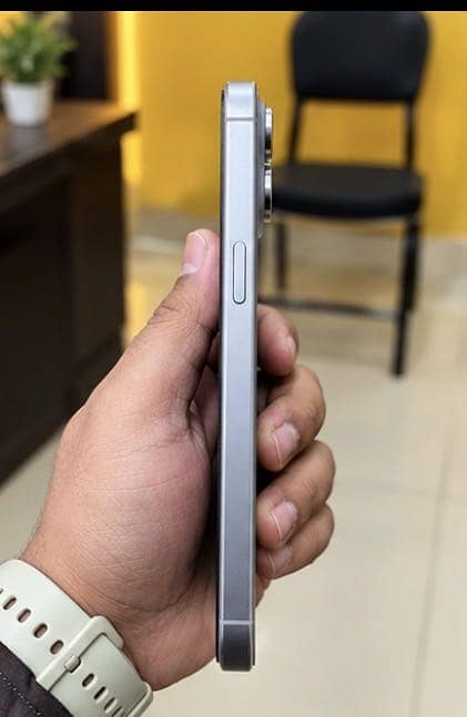 Apple iPhone 15 Pro Max 1