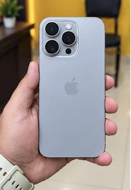 Apple iPhone 15 Pro Max 2