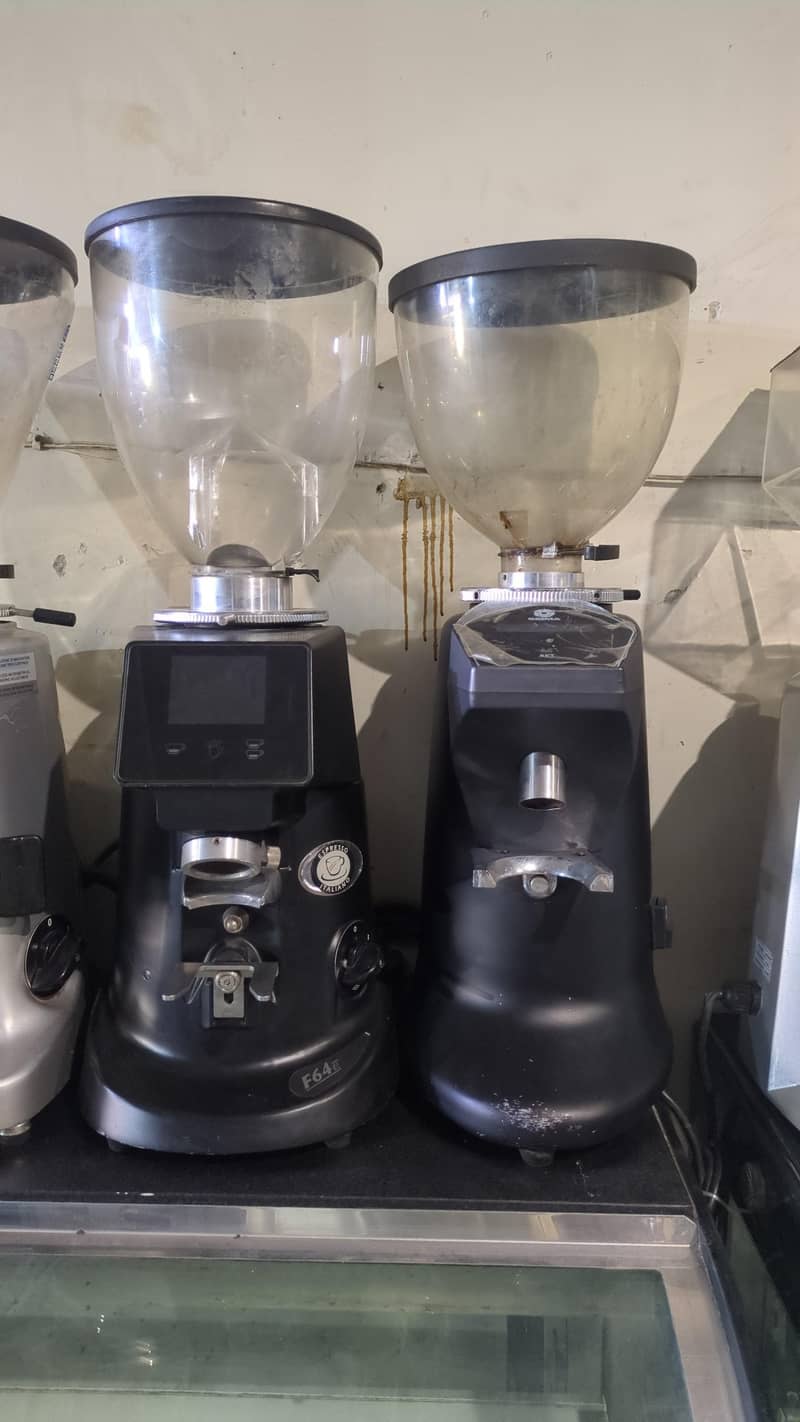 Coffee machine, small setup, Grinder, all equipment 3