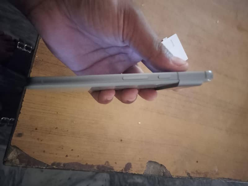 Google Pixel 8 2