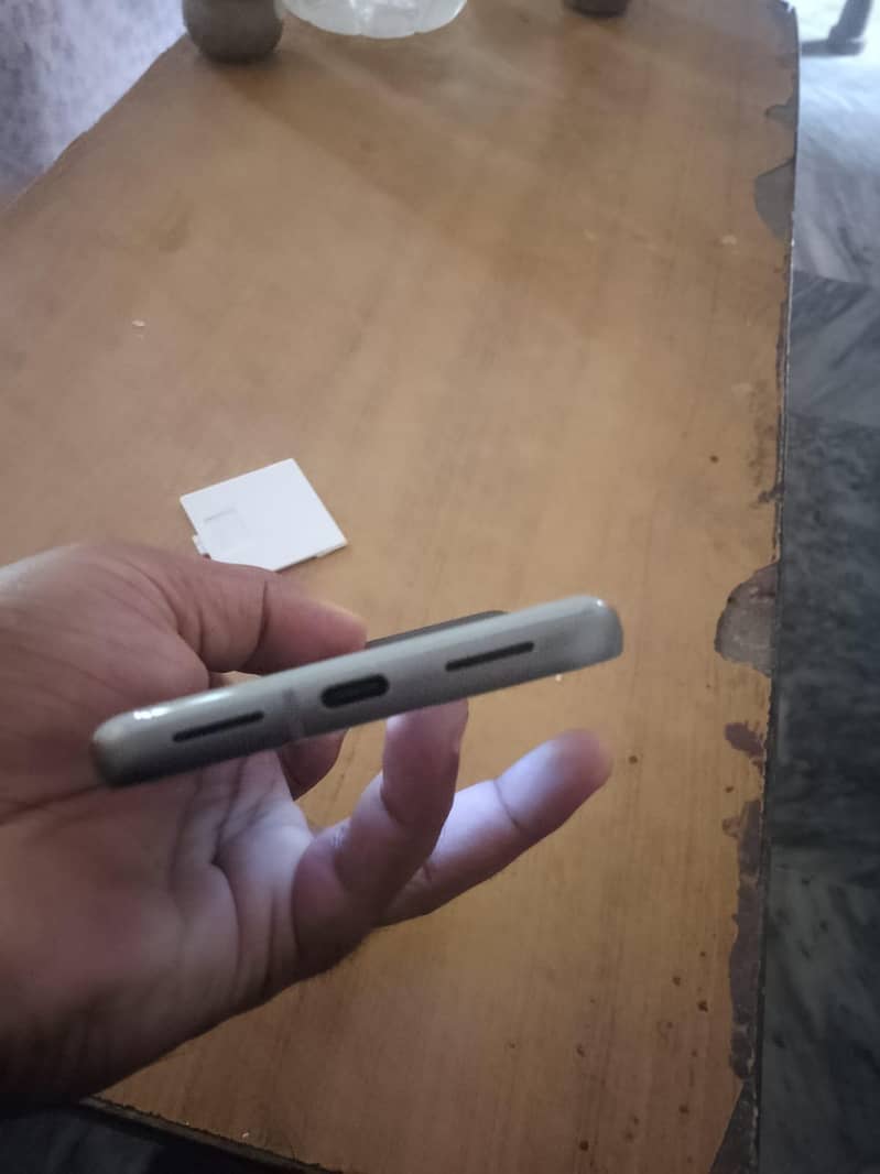 Google Pixel 8 3