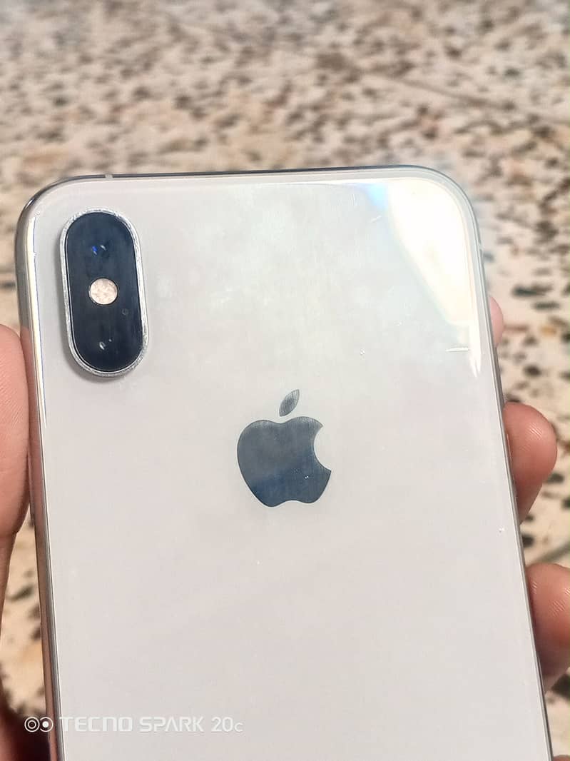 Apple iPhone XS 1