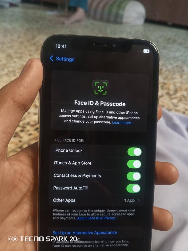 Apple iPhone XS 10