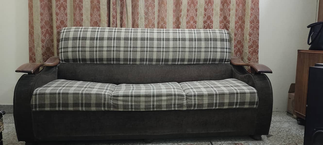 3 seater sofa 0