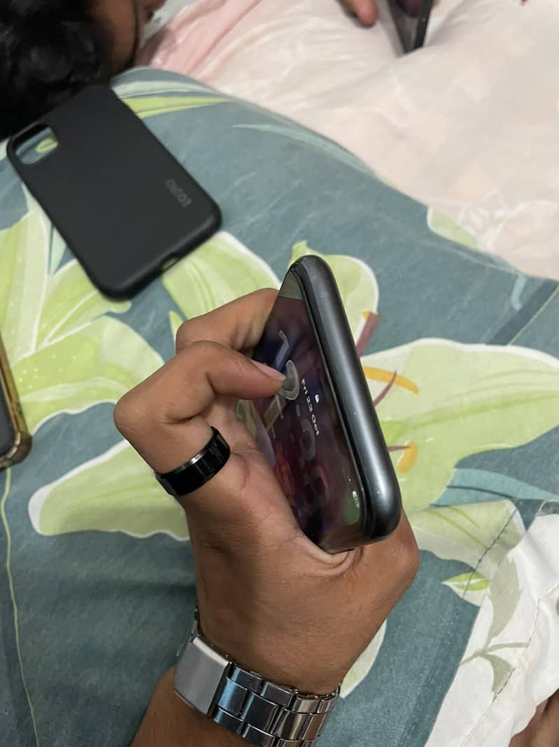 Apple iPhone 11 5