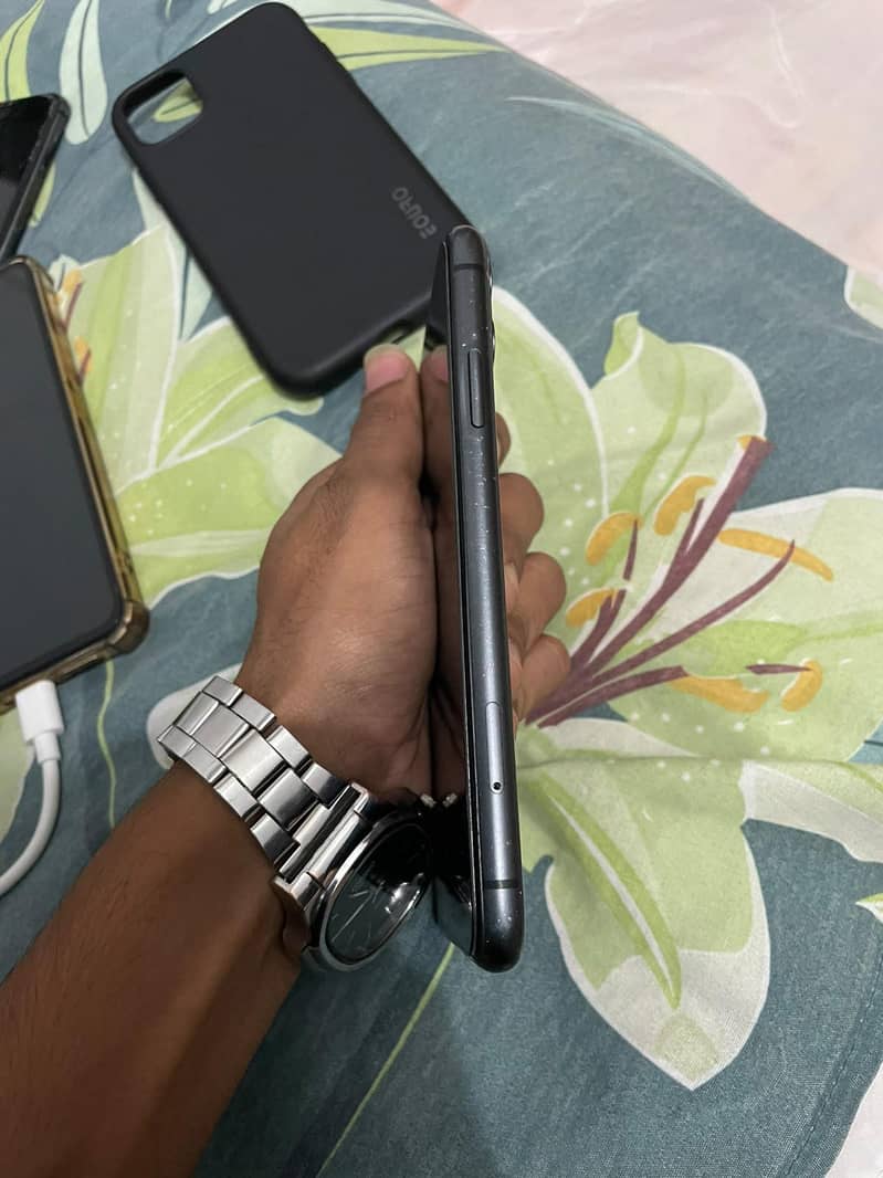 Apple iPhone 11 8