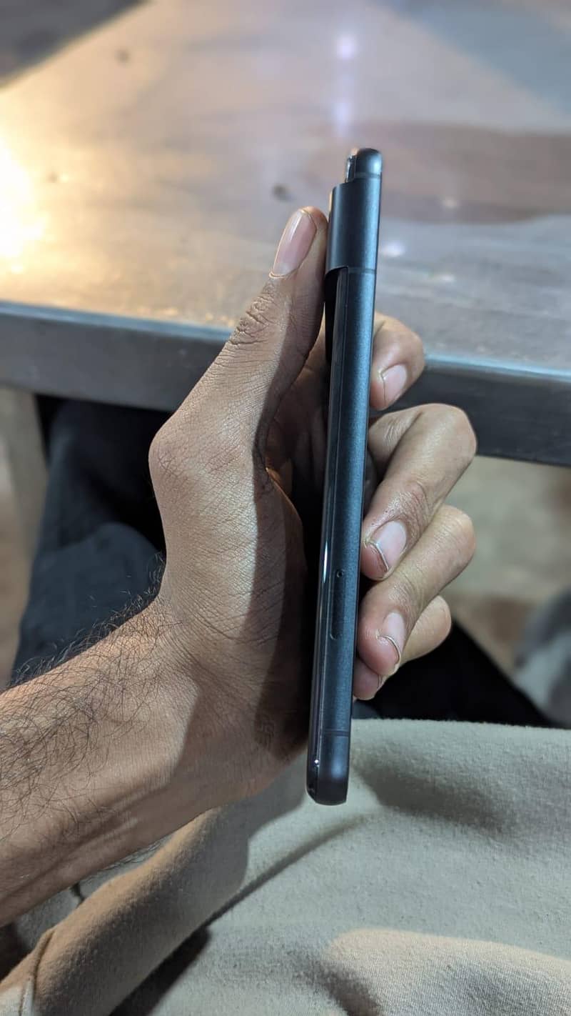 Google Pixel 8 6