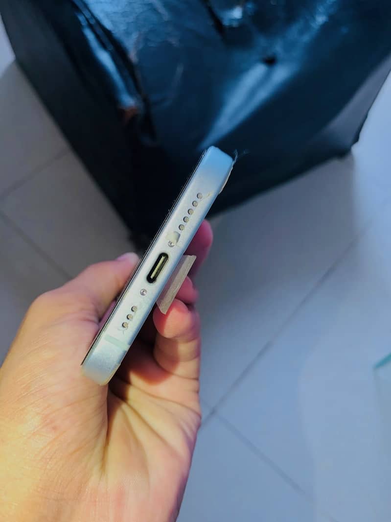 Apple iPhone 15 2