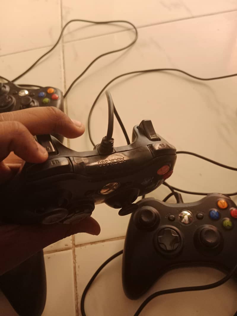 Xbox 360 controller all have different problem 2
