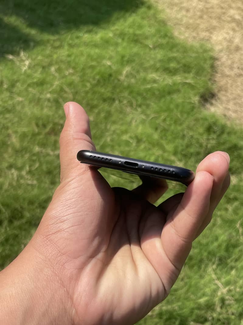 Apple iPhone SE 3