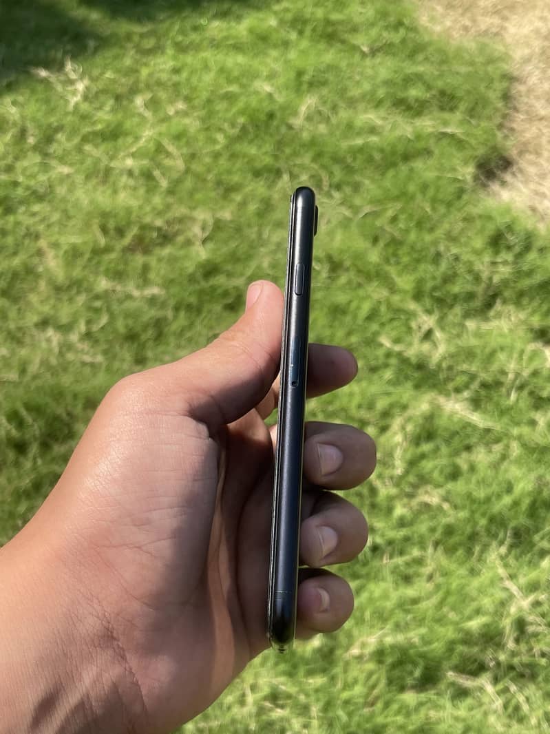 Apple iPhone SE 6