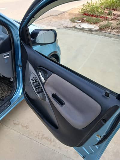 Toyota Vitz 2002