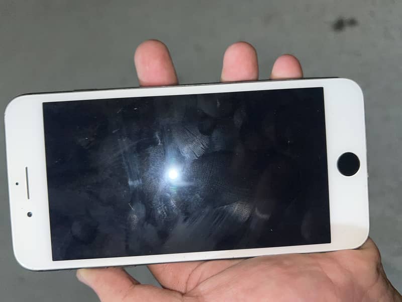 Apple iPhone 8 Plus 0