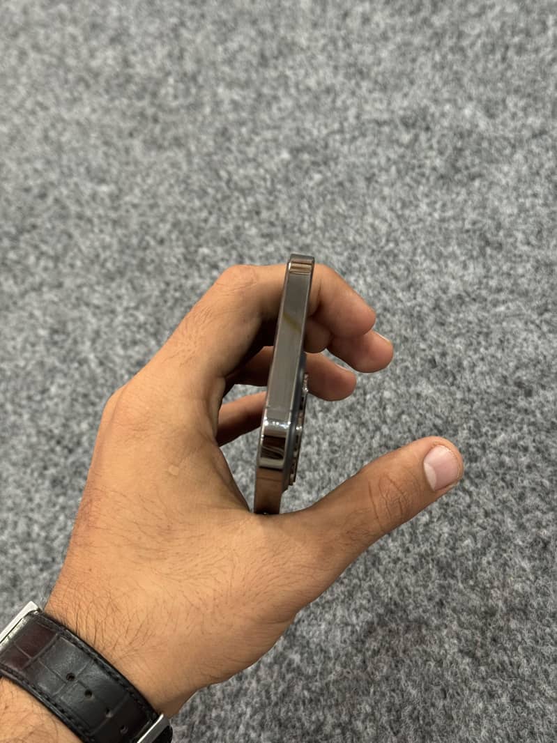 Apple iPhone 13 Pro 4