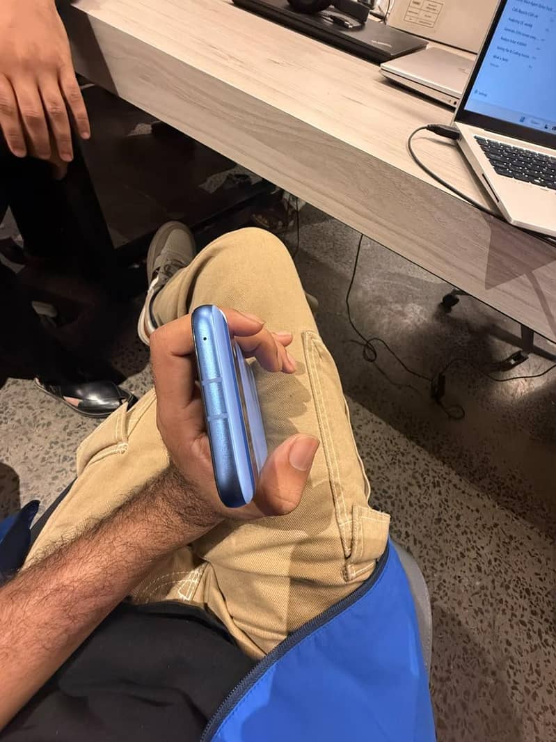 Google Pixel 8a 4