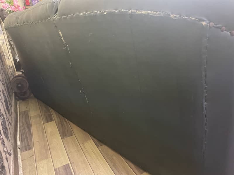 5-Seater Sofa 3