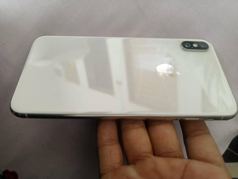 Apple iPhone XS Max 0