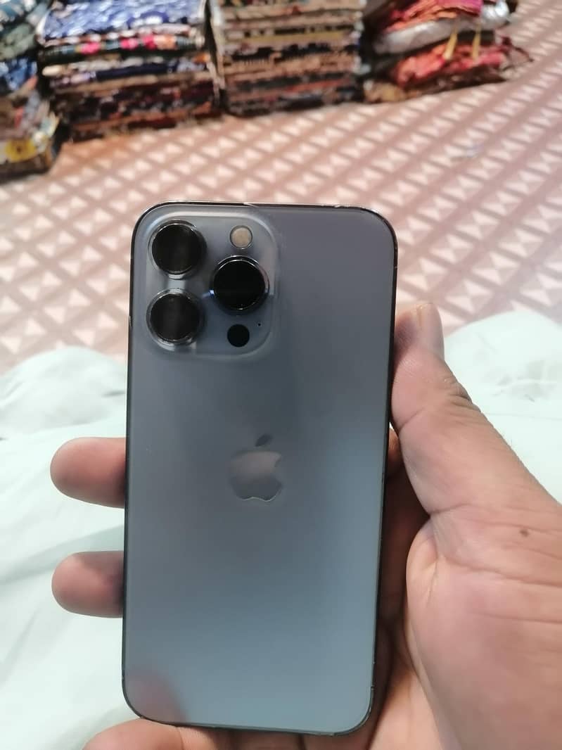 Apple iPhone 13 Pro 1