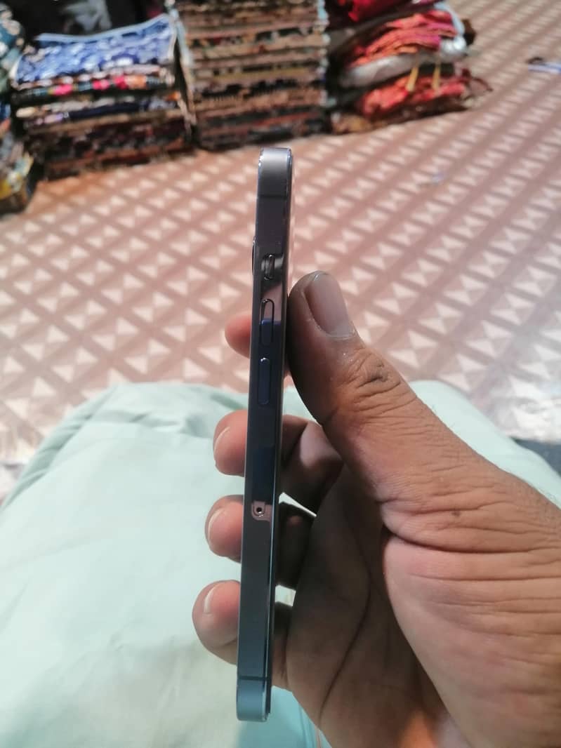 Apple iPhone 13 Pro 3