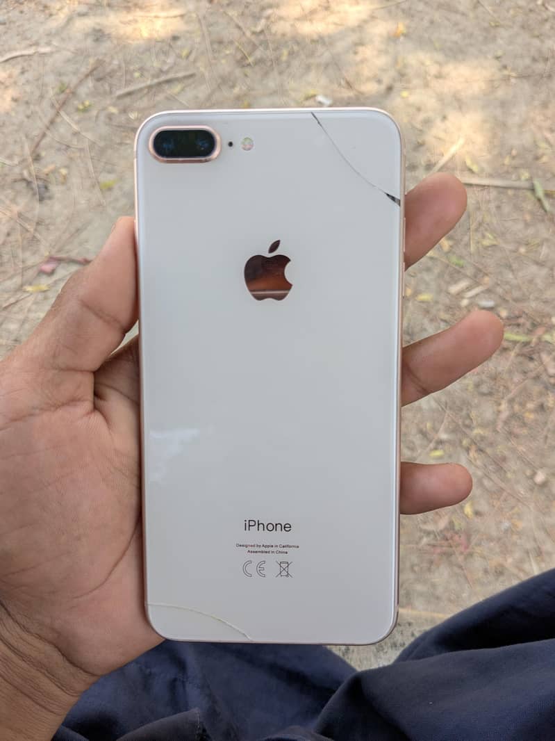 Apple iPhone 8 Plus 0