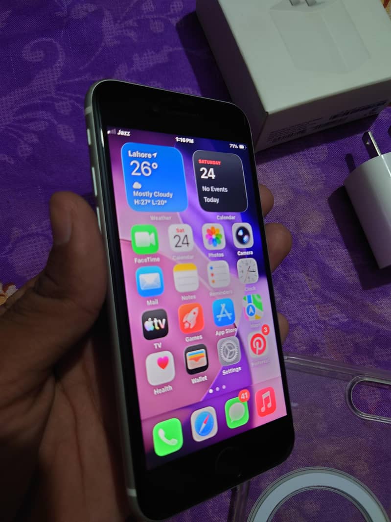 Apple iPhone SE 3