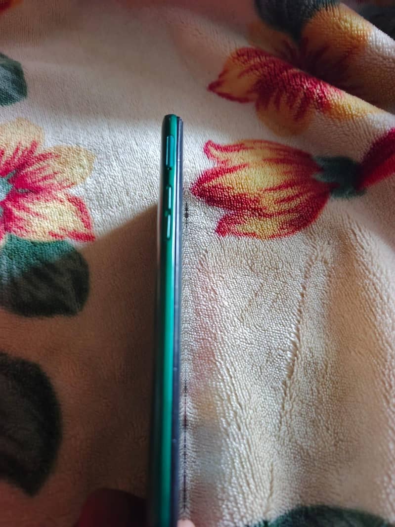 Realme 5i 4