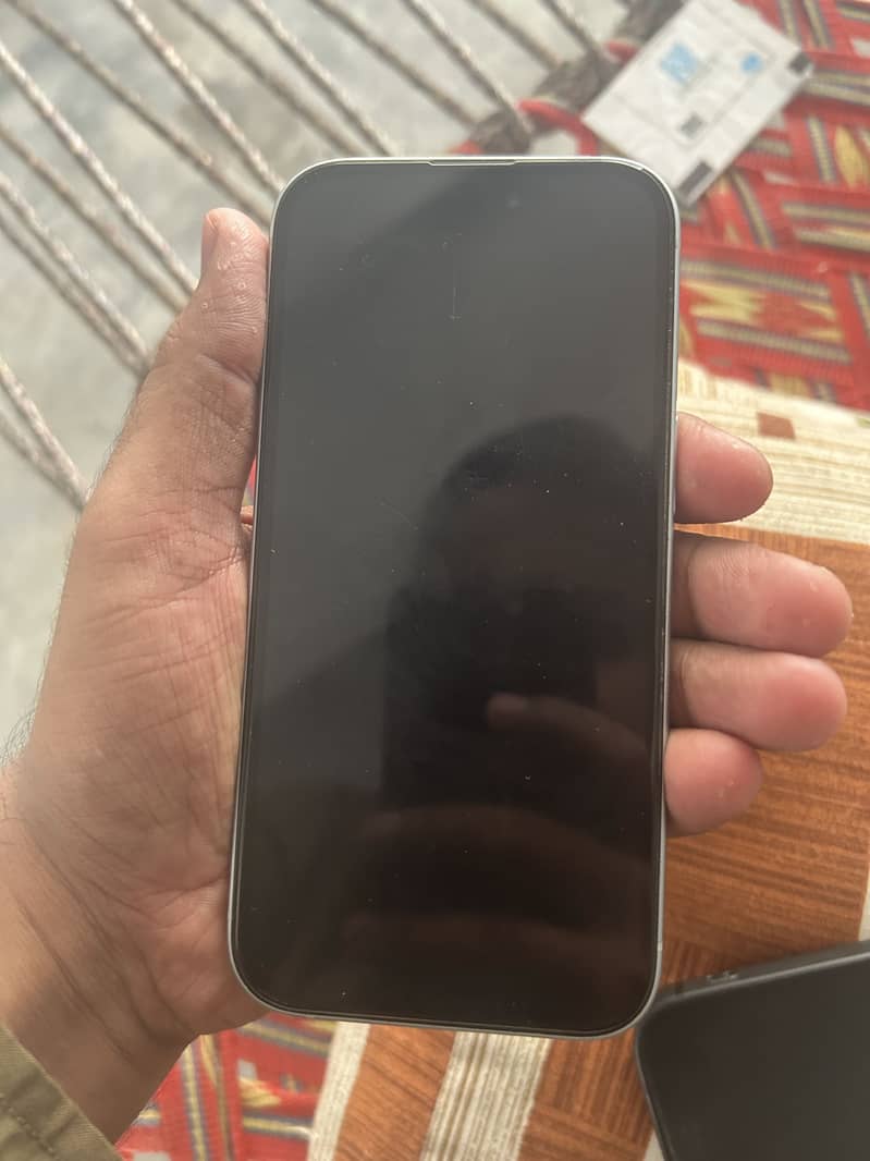 Apple iPhone 15 4