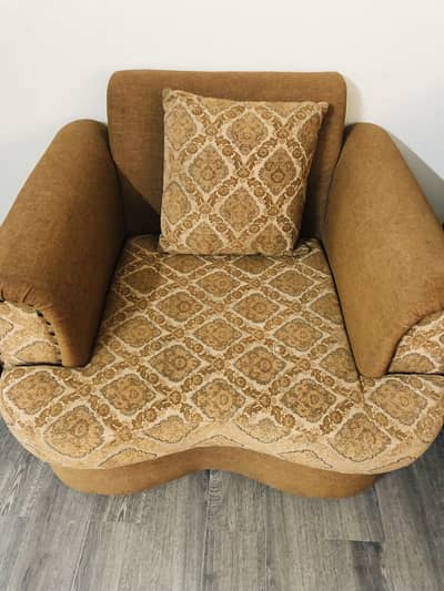 5 Seater Sofa set & Center Table