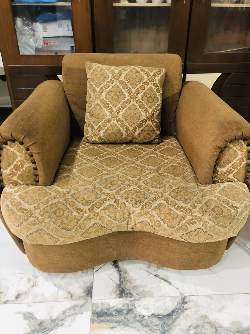 5 Seater Sofa set & Center Table 1