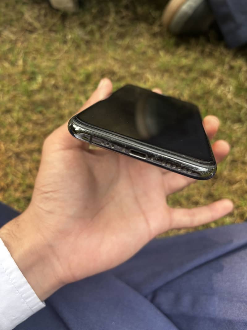 Apple iPhone XS 1