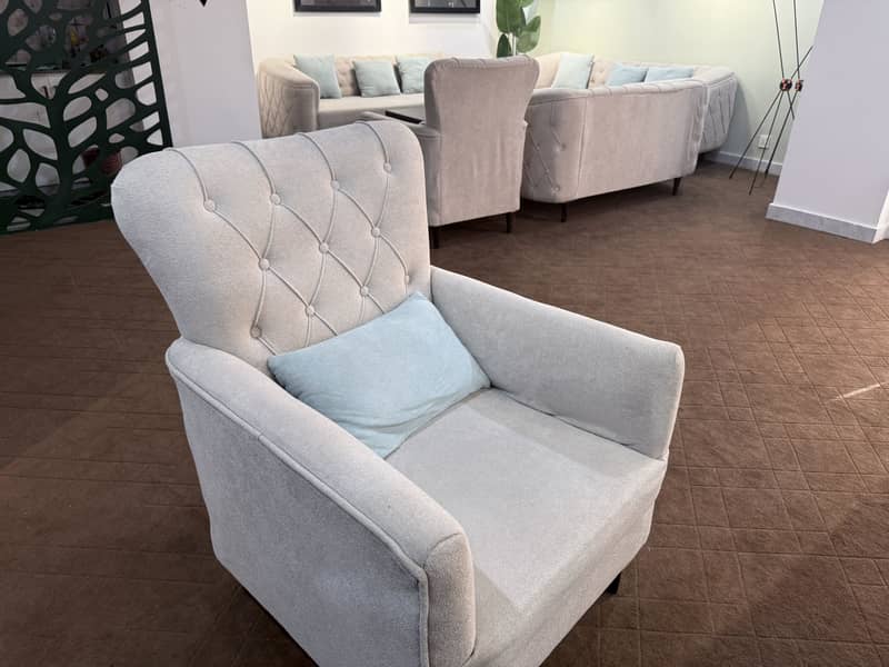 Office Sofas and table 10 seater. 1