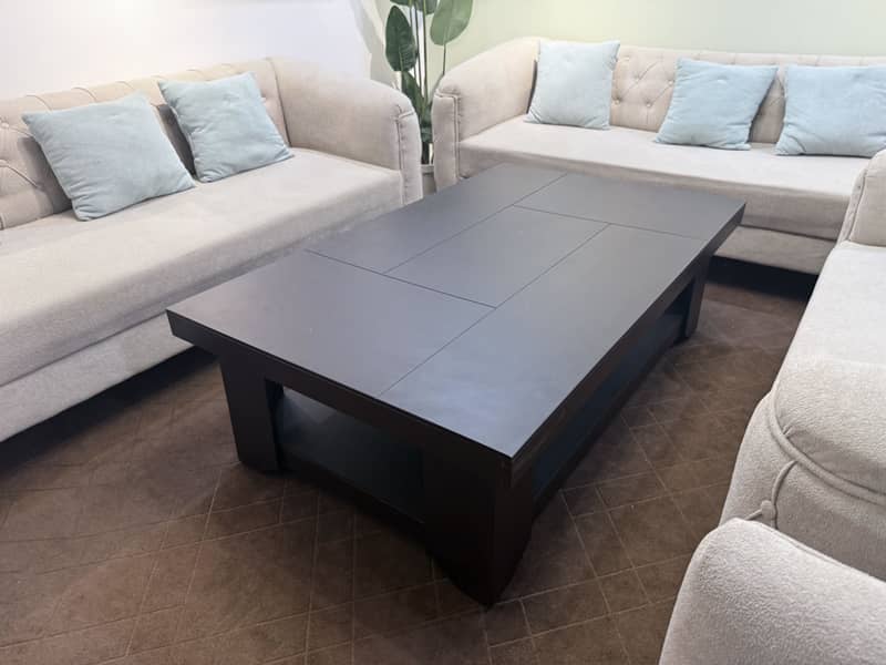 Office Sofas and table 10 seater. 2