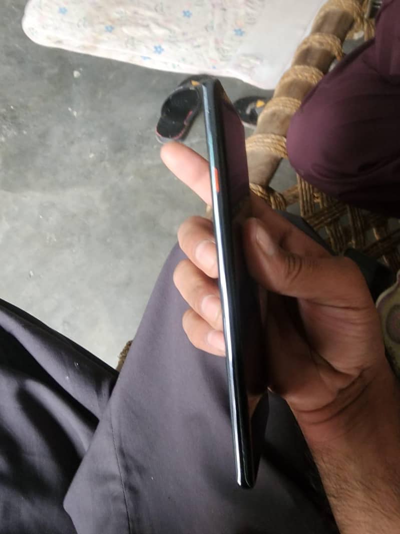 Tecno CAMON 40 Pro 1