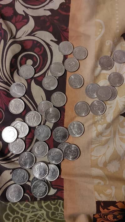 Rare vintage Spanish 5 Pesetas Coins 1975