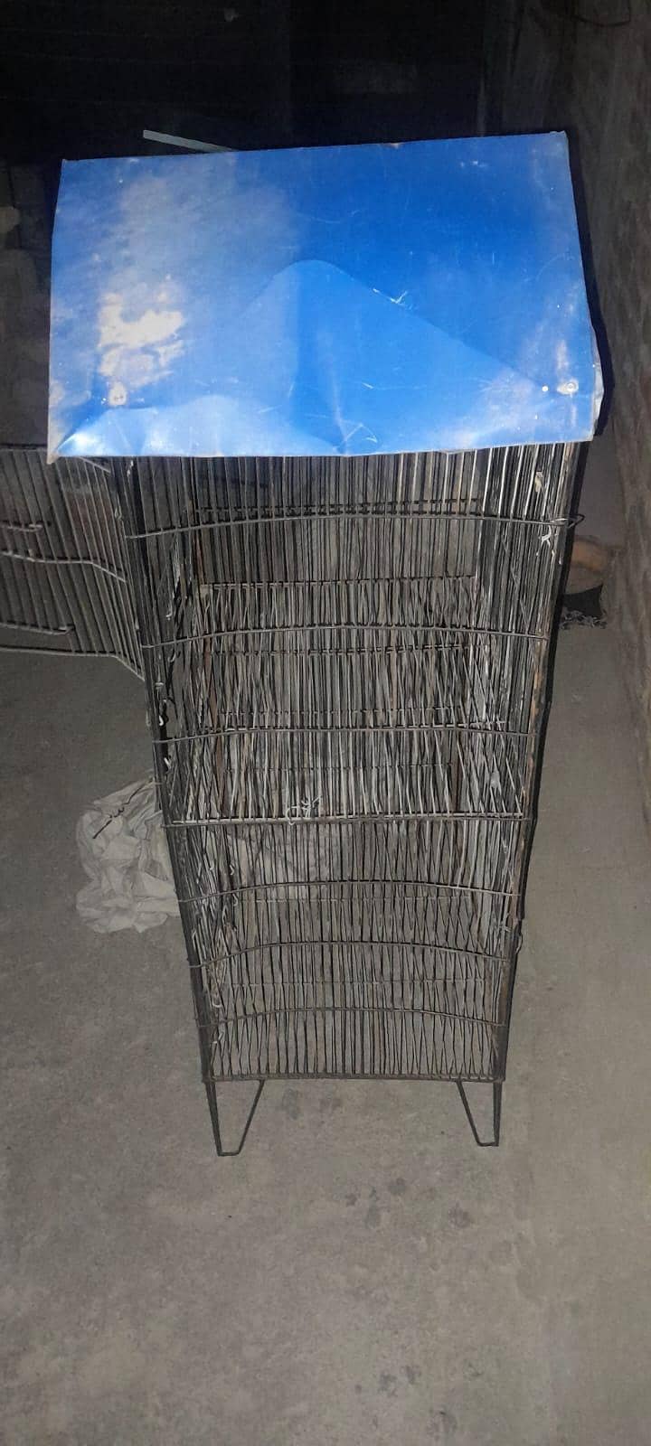 Cages 4