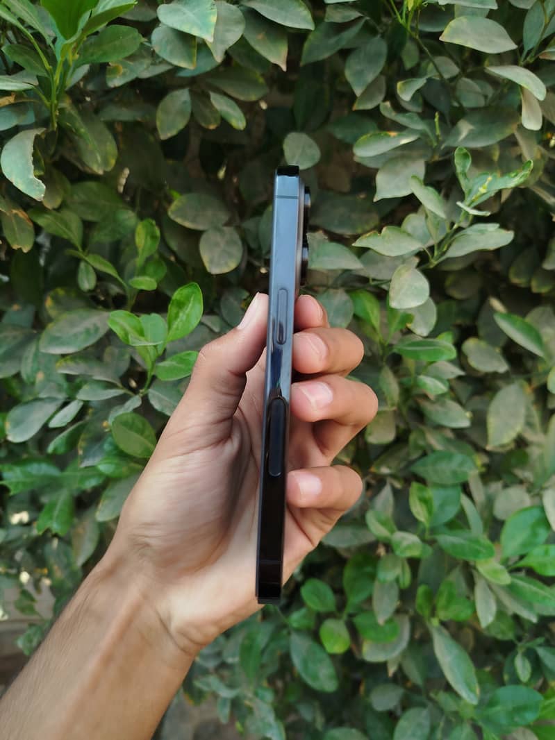 Apple iPhone 14 Pro 1