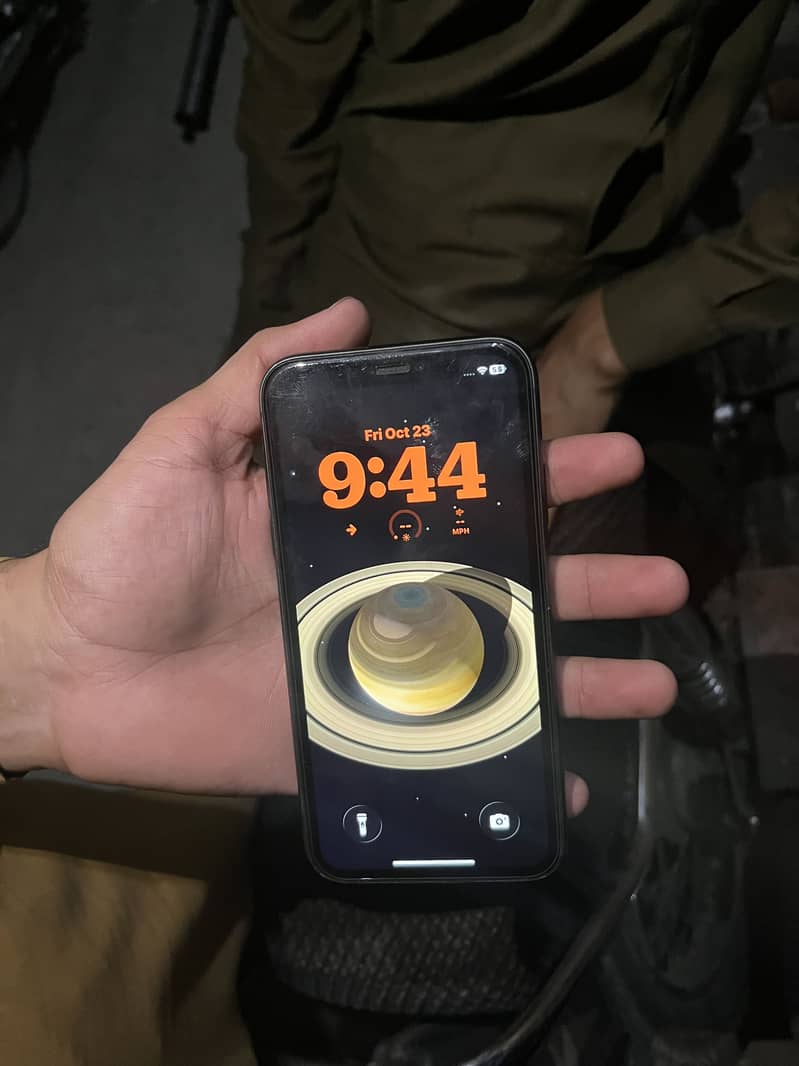 Apple iPhone 11 3