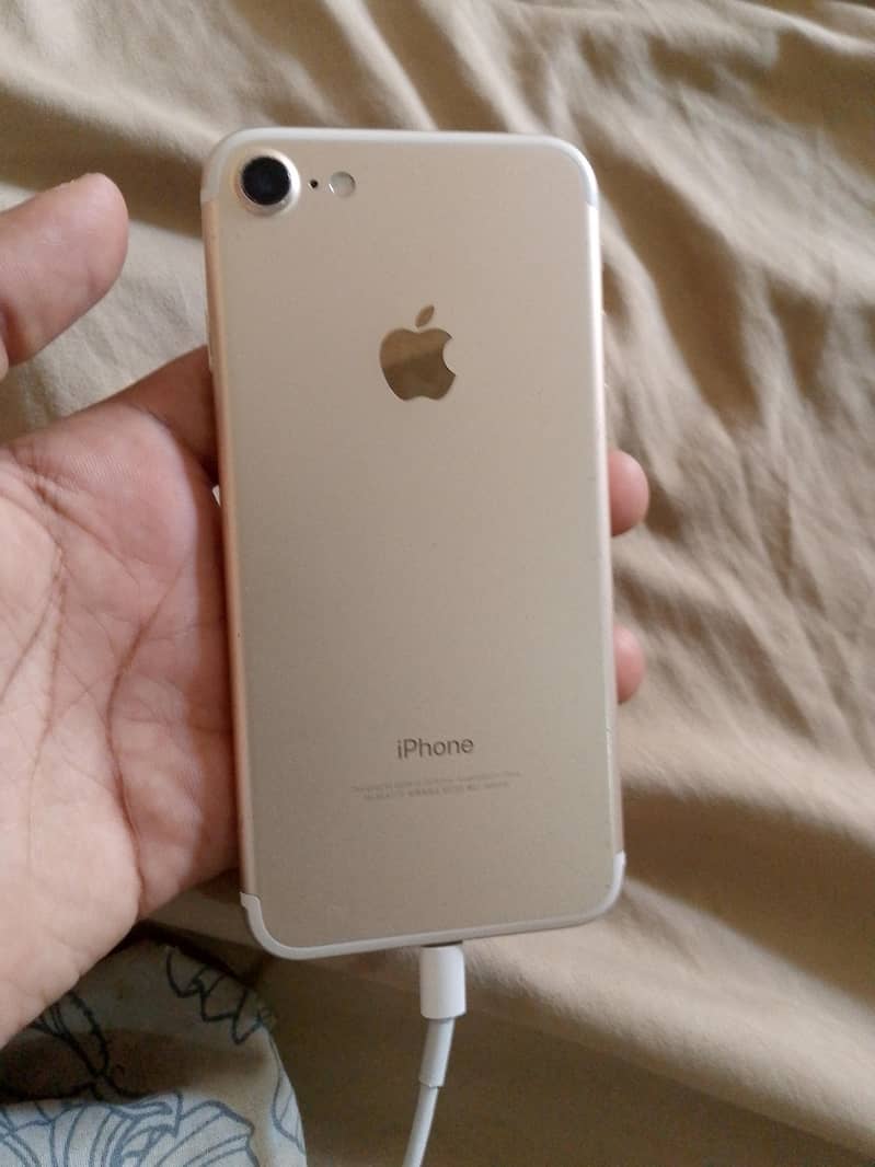 Apple iPhone 7 1