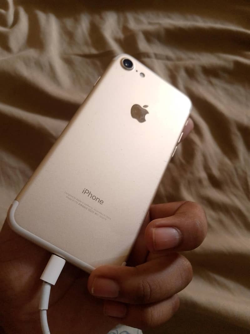 Apple iPhone 7 2