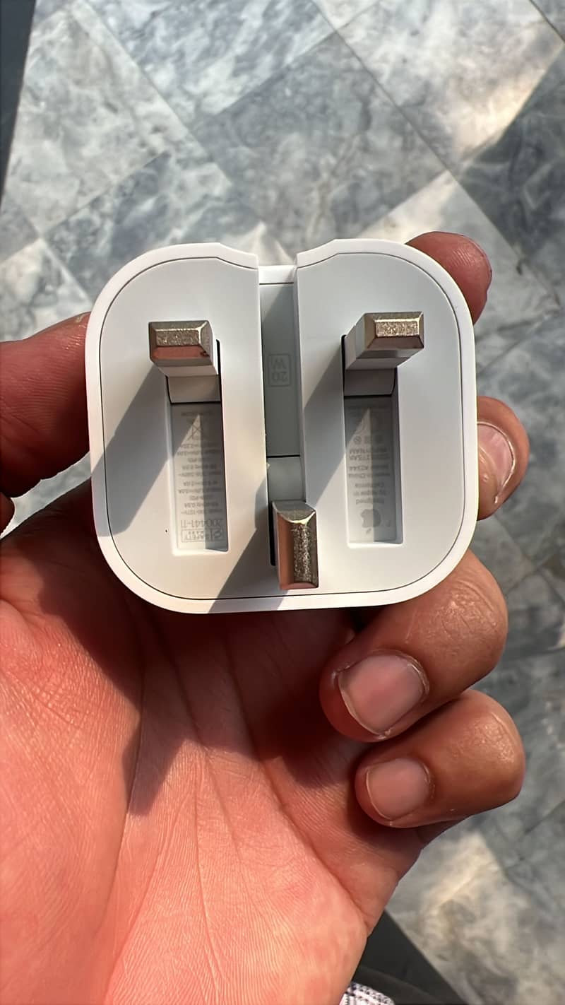 Apple/Iphone adopter plus wire 3